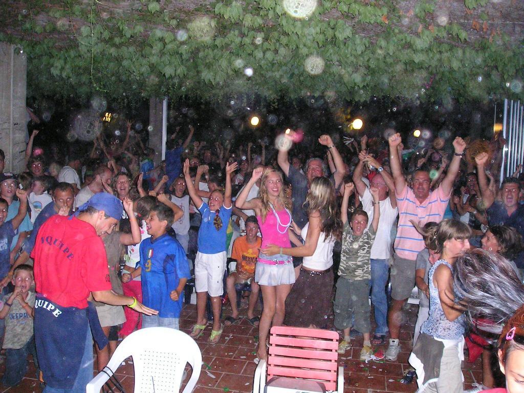 מרינה די ביבונה Camping Free Beach מראה חיצוני תמונה